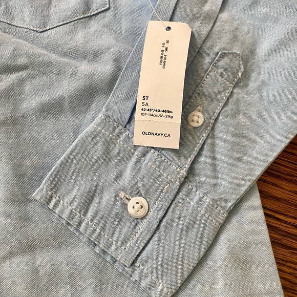 NWT! Old Navy Blue Denim Dress Shirt (5 YR) - Picture 4 of 6